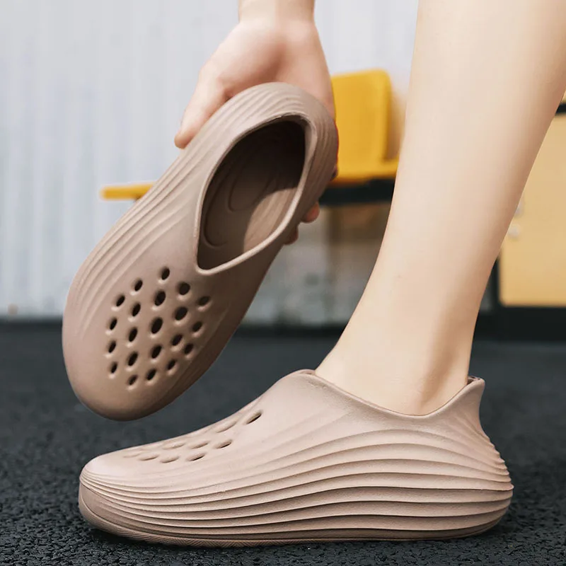 Fashion Lightweight Men's Sandals Summer EVA Man Beach Shoes Breathable Soft Men Water Shoes Comfortable Casual Walking Sneakers