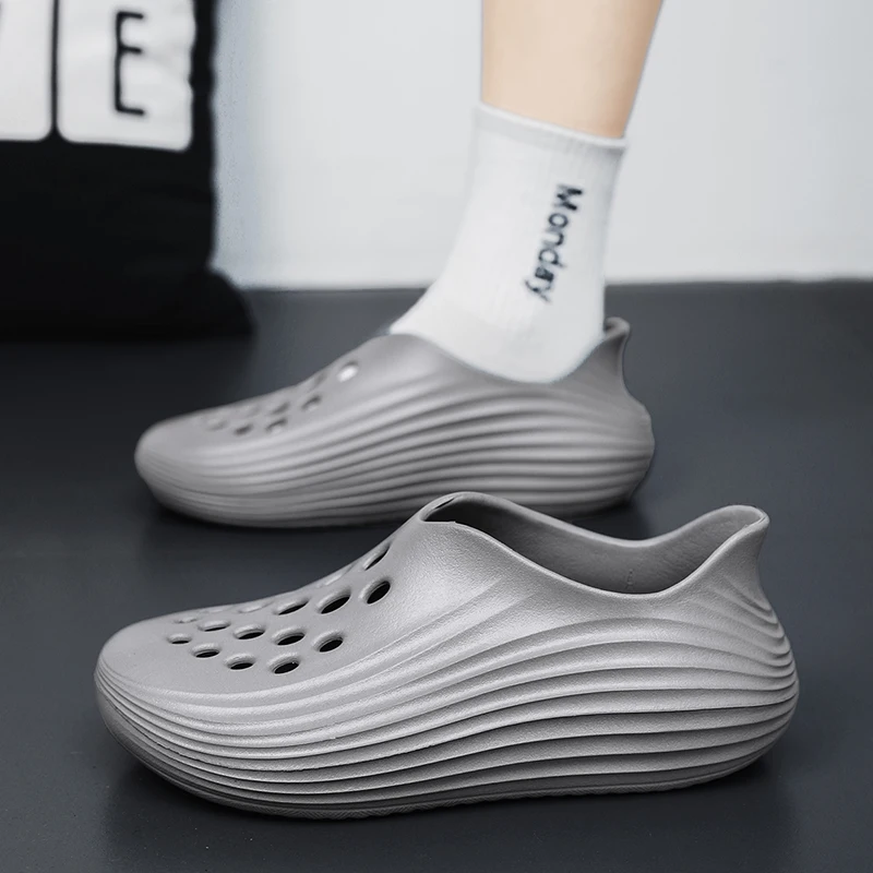 Fashion Lightweight Men's Sandals Summer EVA Man Beach Shoes Breathable Soft Men Water Shoes Comfortable Casual Walking Sneakers