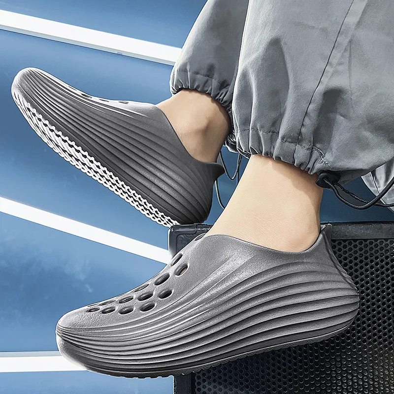 Fashion Lightweight Men's Sandals Summer EVA Man Beach Shoes Breathable Soft Men Water Shoes Comfortable Casual Walking Sneakers