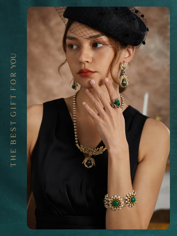 Vintage Jewelry Flower Full Crystal Green Malachite Rings for Woman Gold Color Party Gift Boho Wedding New Arrival 2024