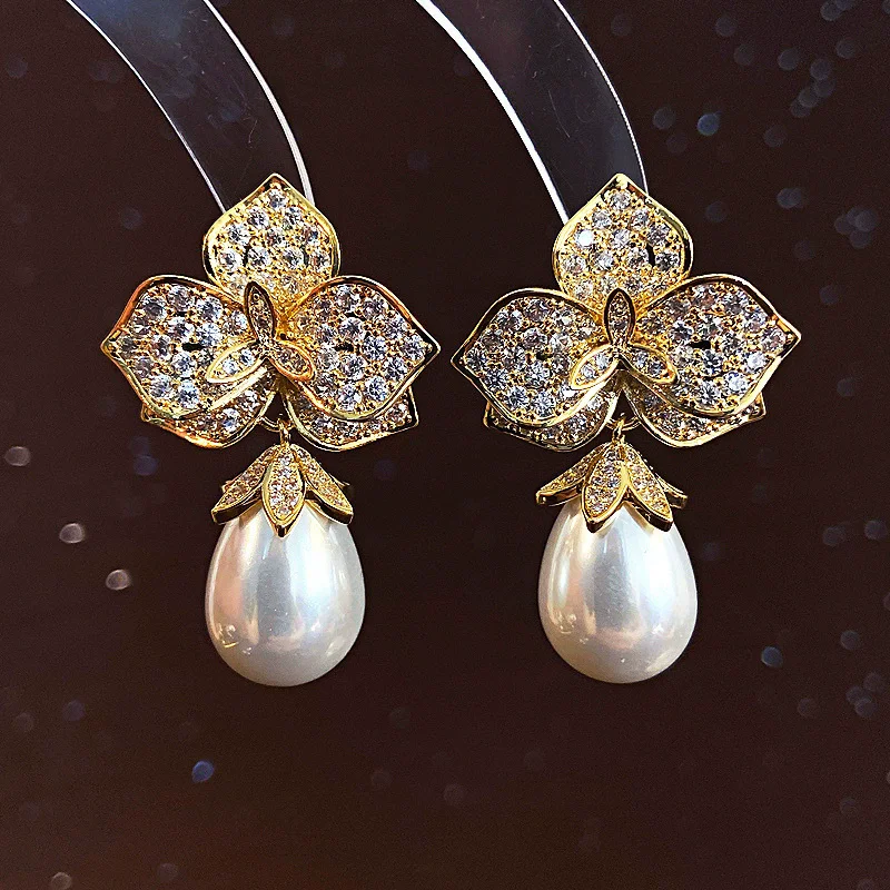 Fashionable and Elegant Three-Dimensional Flower Droplet Shaped Pearl Earrings