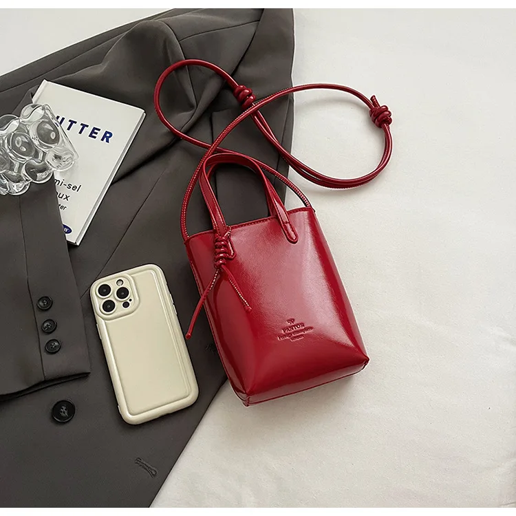 Women Handbags Female Pu Leather Shoulder Bags Luxury Large Capacity Crossbody Bags Solid Flap for Women Portable Phone Purse
