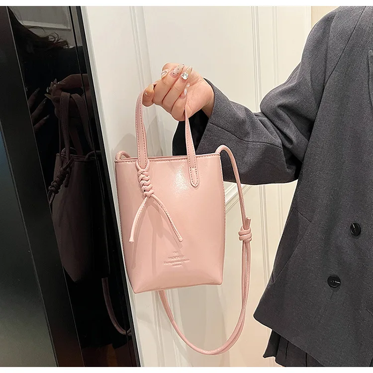 Women Handbags Female Pu Leather Shoulder Bags Luxury Large Capacity Crossbody Bags Solid Flap for Women Portable Phone Purse