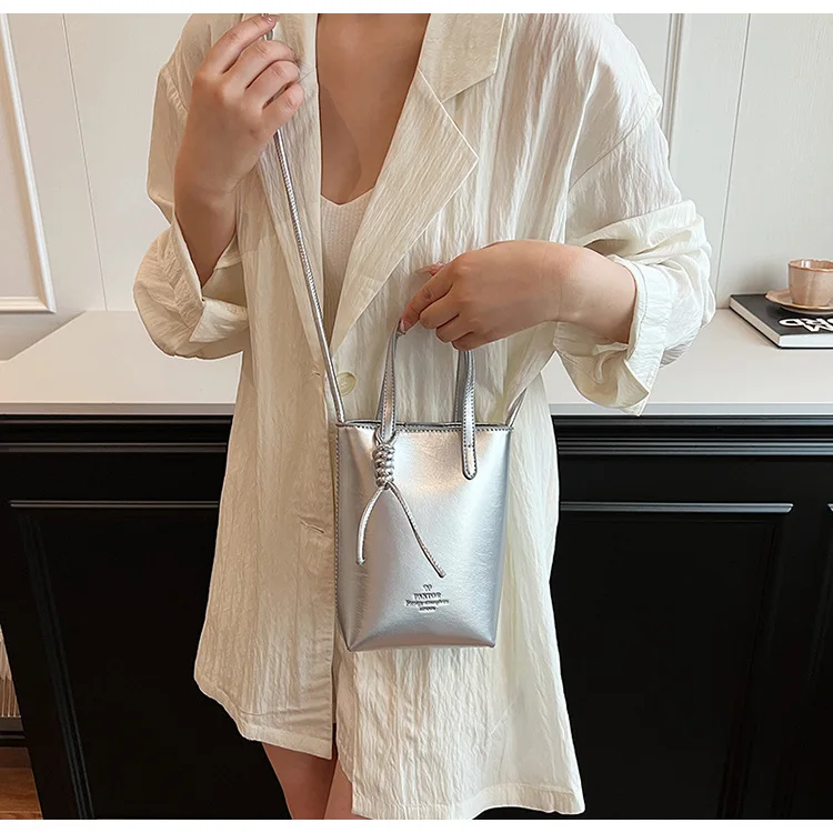 Women Handbags Female Pu Leather Shoulder Bags Luxury Large Capacity Crossbody Bags Solid Flap for Women Portable Phone Purse