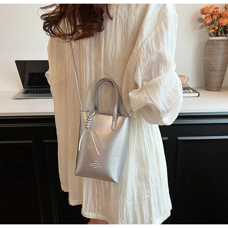 Women Handbags Female Pu Leather Shoulder Bags Luxury Large Capacity Crossbody Bags Solid Flap for Women Portable Phone Purse