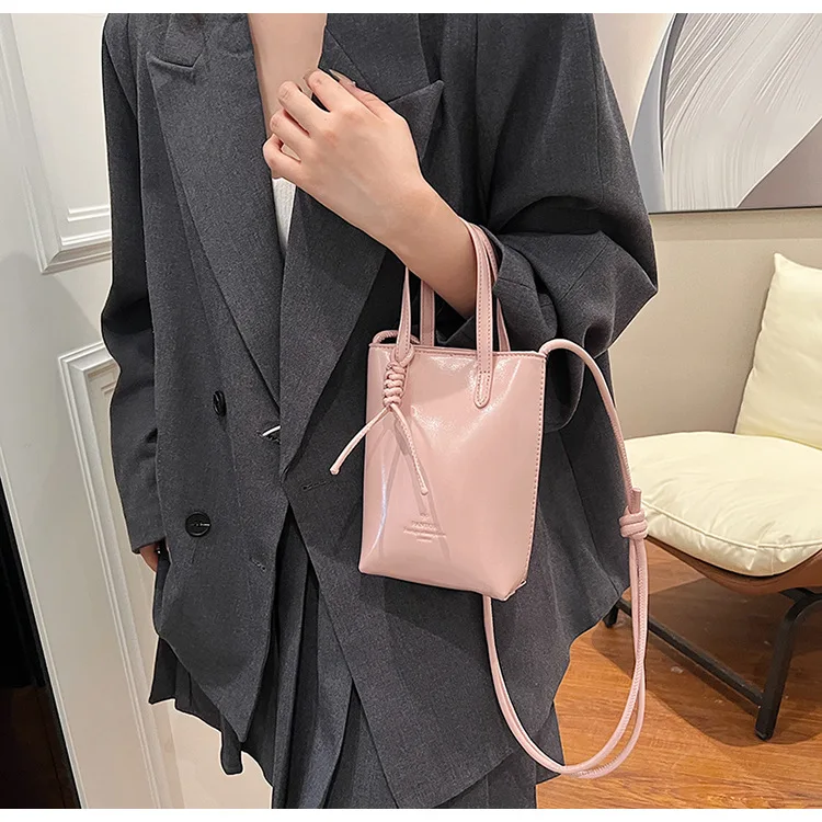 Women Handbags Female Pu Leather Shoulder Bags Luxury Large Capacity Crossbody Bags Solid Flap for Women Portable Phone Purse