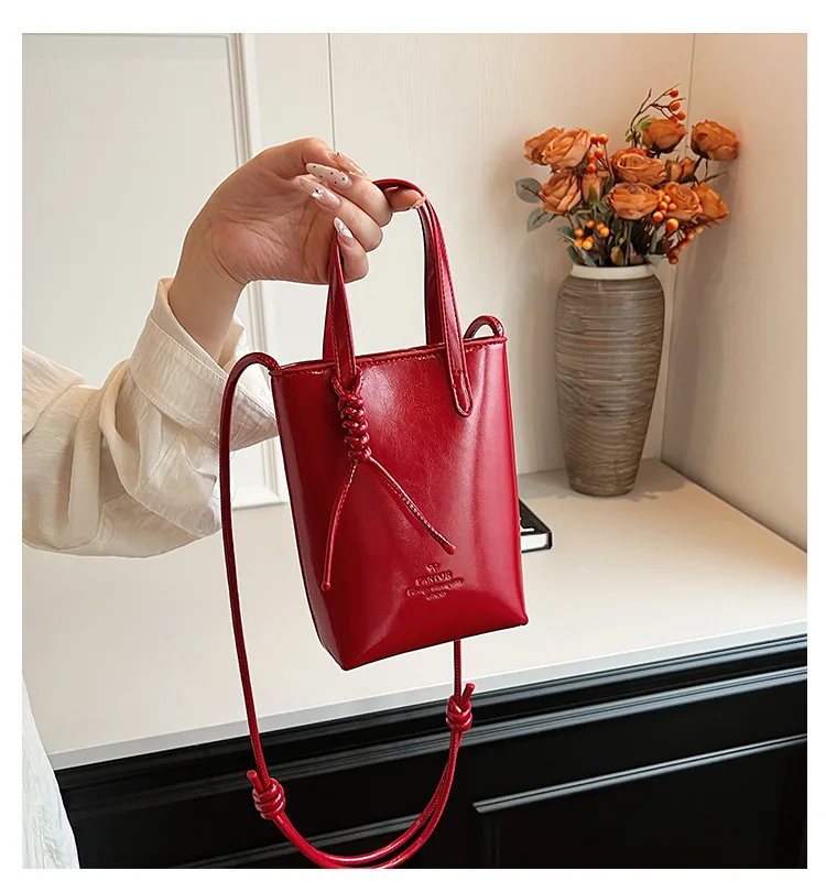 Women Handbags Female Pu Leather Shoulder Bags Luxury Large Capacity Crossbody Bags Solid Flap for Women Portable Phone Purse