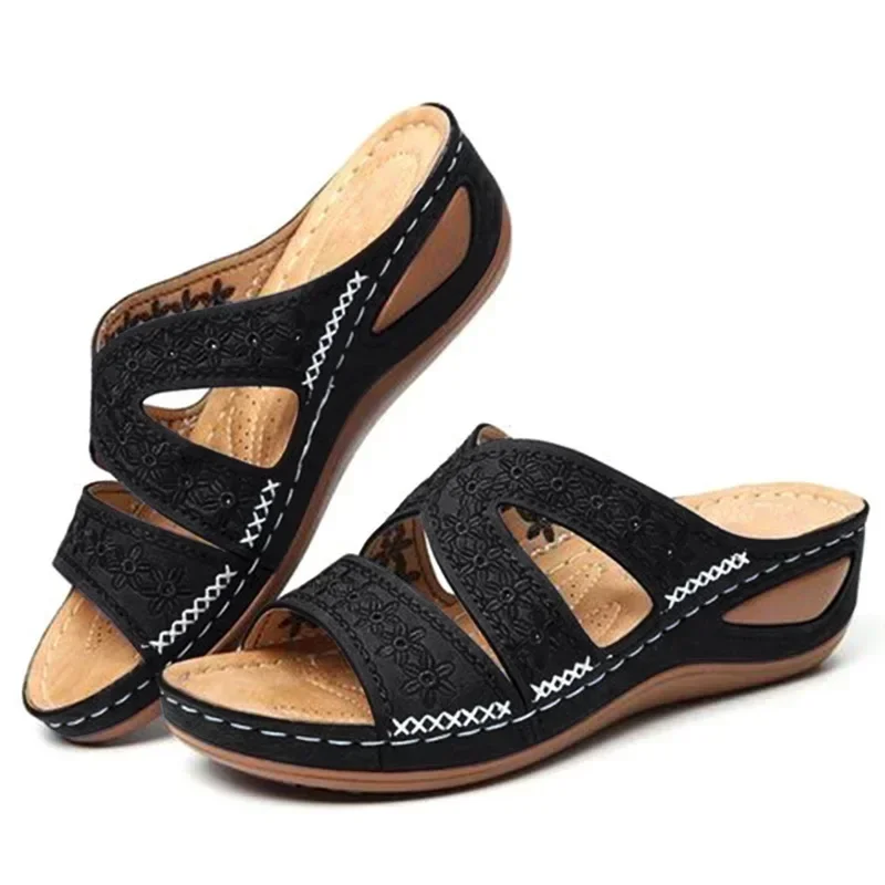 Summer 2026 Women's Sandals with Exposed Toes, Retro Anti Slip Leather Casual Women's Fashionable Versatile Sandals