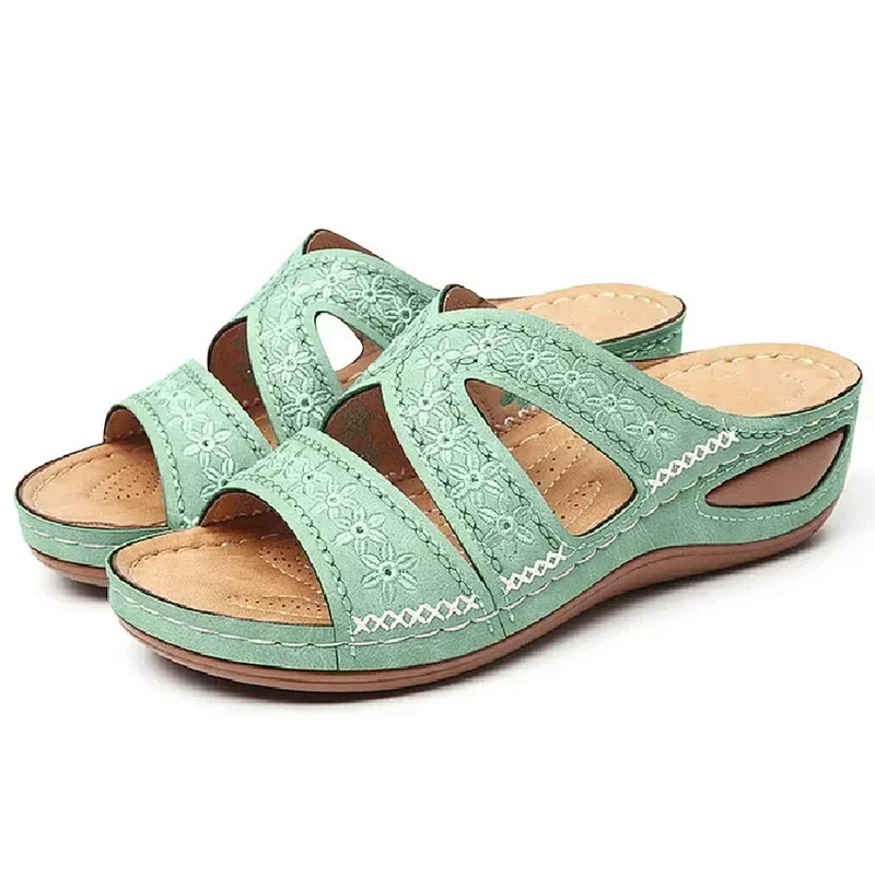 Summer 2026 Women's Sandals with Exposed Toes, Retro Anti Slip Leather Casual Women's Fashionable Versatile Sandals