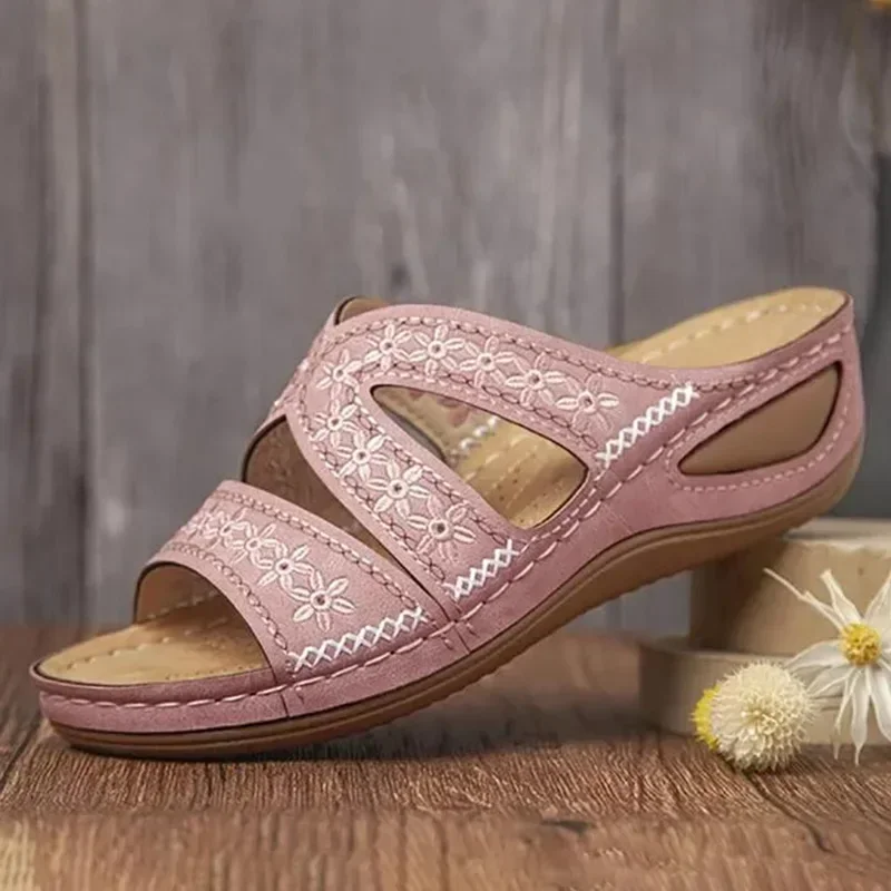 Summer 2026 Women's Sandals with Exposed Toes, Retro Anti Slip Leather Casual Women's Fashionable Versatile Sandals