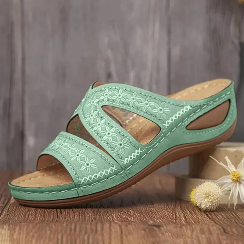 Summer 2026 Women's Sandals with Exposed Toes, Retro Anti Slip Leather Casual Women's Fashionable Versatile Sandals