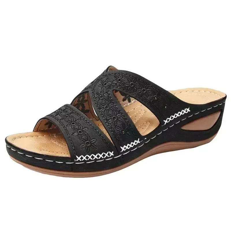 Summer 2026 Women's Sandals with Exposed Toes, Retro Anti Slip Leather Casual Women's Fashionable Versatile Sandals