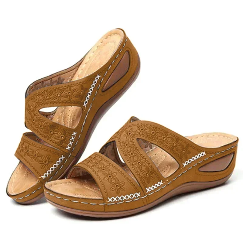 Summer 2026 Women's Sandals with Exposed Toes, Retro Anti Slip Leather Casual Women's Fashionable Versatile Sandals
