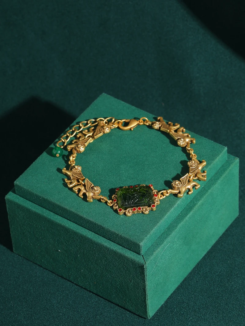 Vintage Green Glass Bracelet Charm Square Relief Lion Woman Jewelry Real Gold Plated Luxury Designers Summer Accessories 2025