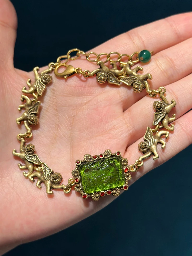 Vintage Green Glass Bracelet Charm Square Relief Lion Woman Jewelry Real Gold Plated Luxury Designers Summer Accessories 2025