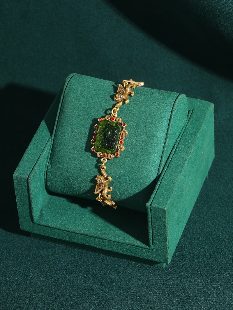 Vintage Green Glass Bracelet Charm Square Relief Lion Woman Jewelry Real Gold Plated Luxury Designers Summer Accessories 2025