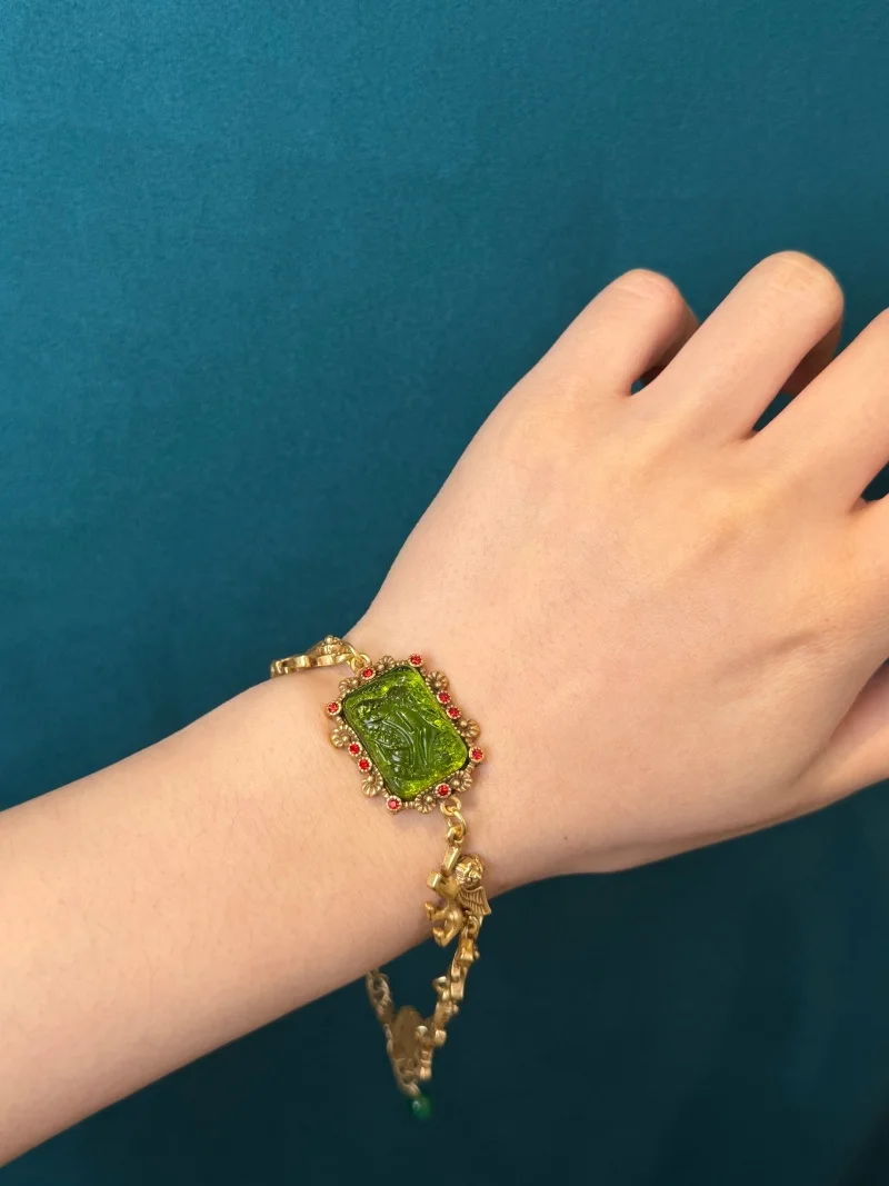 Vintage Green Glass Bracelet Charm Square Relief Lion Woman Jewelry Real Gold Plated Luxury Designers Summer Accessories 2025