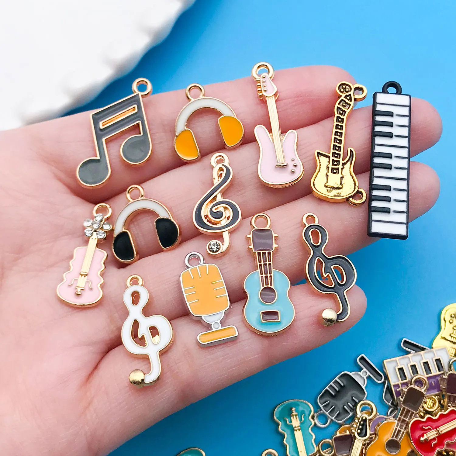 Mix 100 Pcs of Alloy Enamel Music Series Charms Pendants, Suitable for DIY Necklace, Earring, Keychain Jewelry Making Accessory