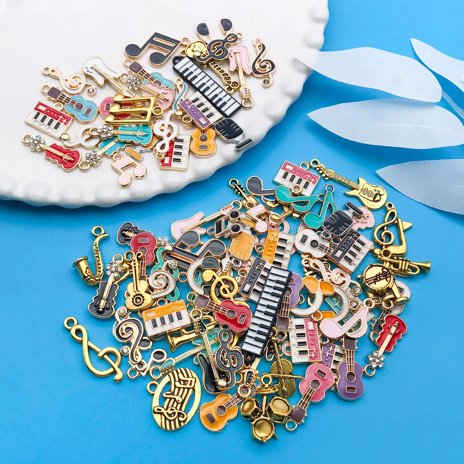 Mix 100 Pcs of Alloy Enamel Music Series Charms Pendants, Suitable for DIY Necklace, Earring, Keychain Jewelry Making Accessory