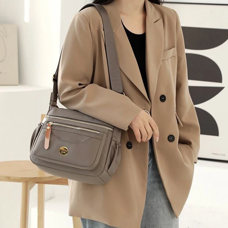 Neutral Men's and Women's Crossbody Bags, Shoulder Bags, and Messenger Bags Are Suitable for Daily Commuting and Work Use