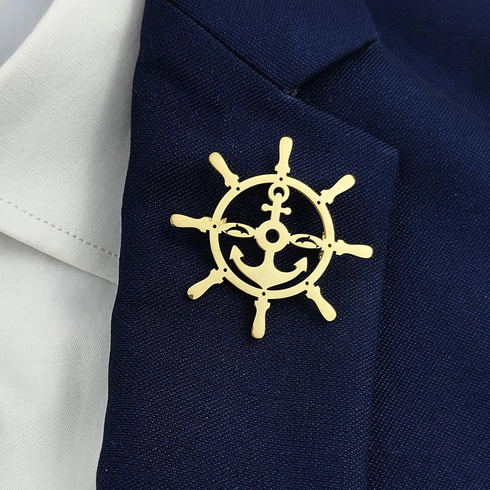 Original design rudder anchor hollow stainless steel gold-plated 18K brooch, suit lapel pin, men's formal dress accessories