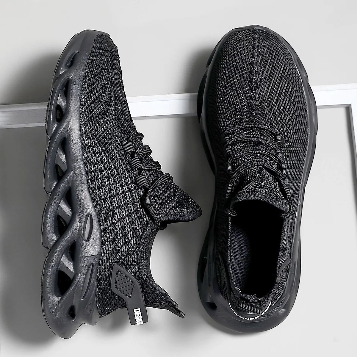 Men Casual Sport Shoes Breathable Lightweight Sneakers Outdoor Mesh Black Running Shoes Athletic Jogging Tenis Walking Shoes