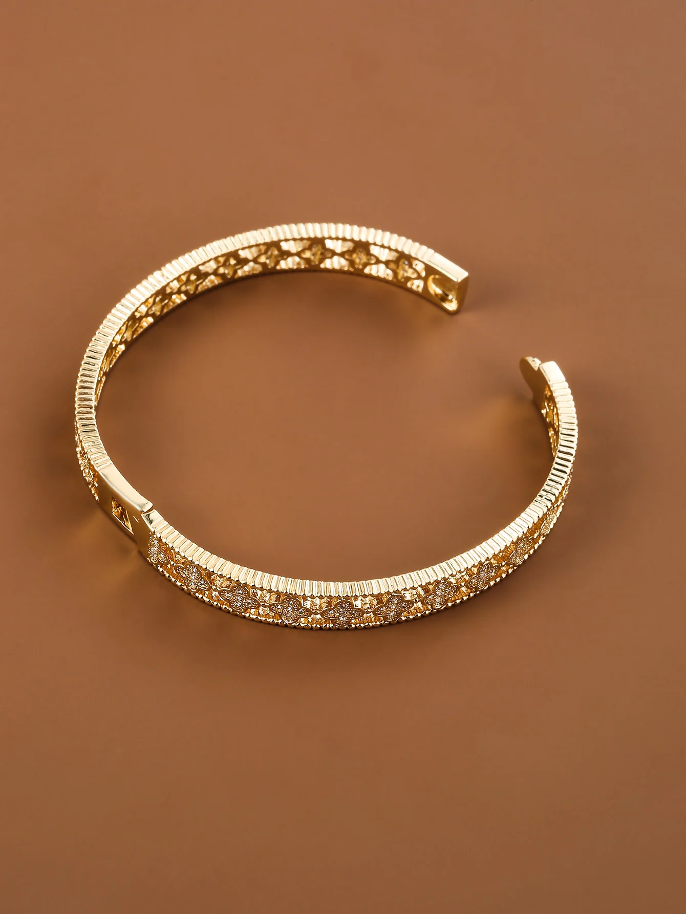 Simple Small-Flower-Shaped Design Synthetic Zirconia Women's Bracelet For Daily Party Jewelry Accessory