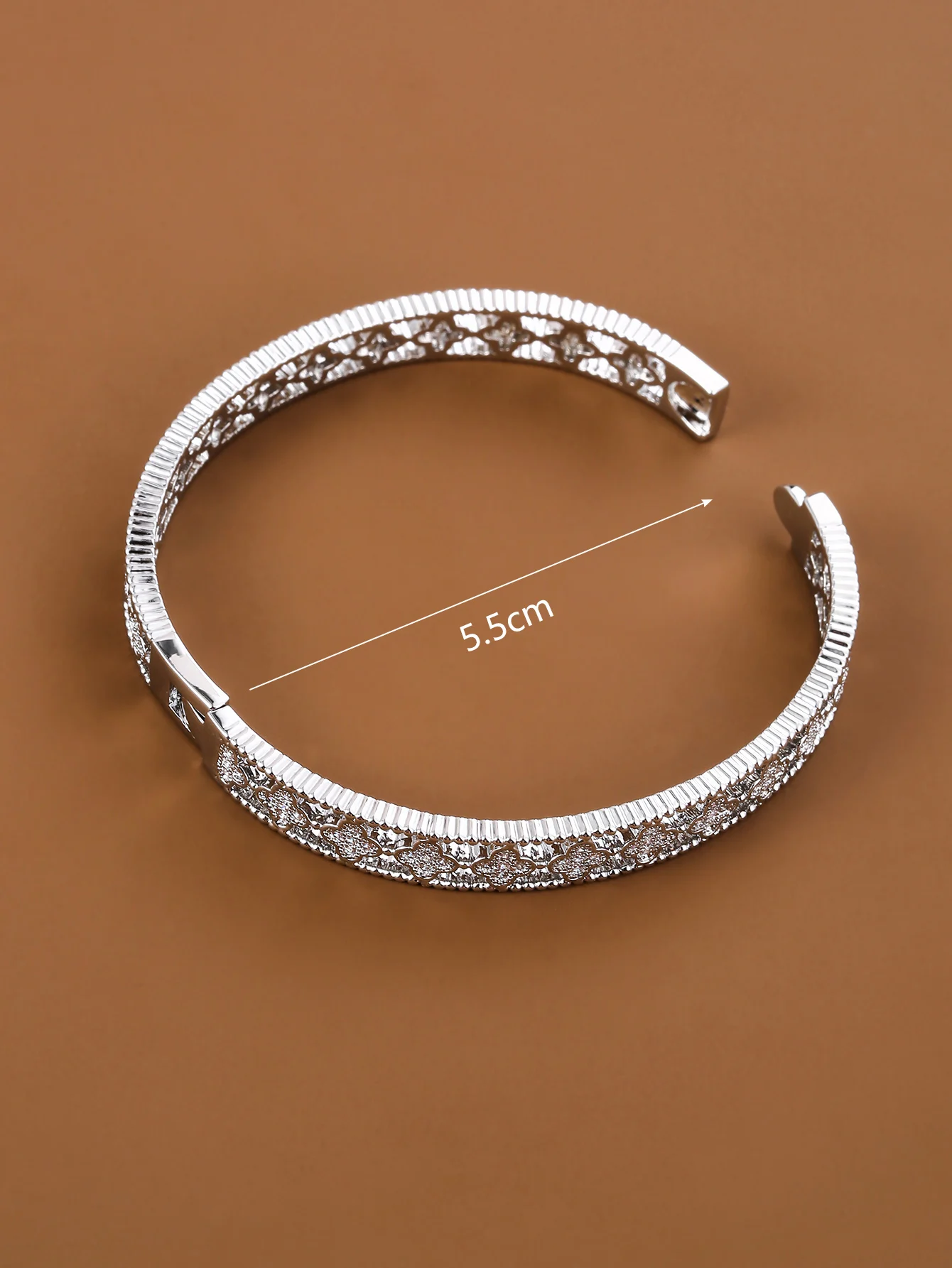 Simple Small-Flower-Shaped Design Synthetic Zirconia Women's Bracelet For Daily Party Jewelry Accessory