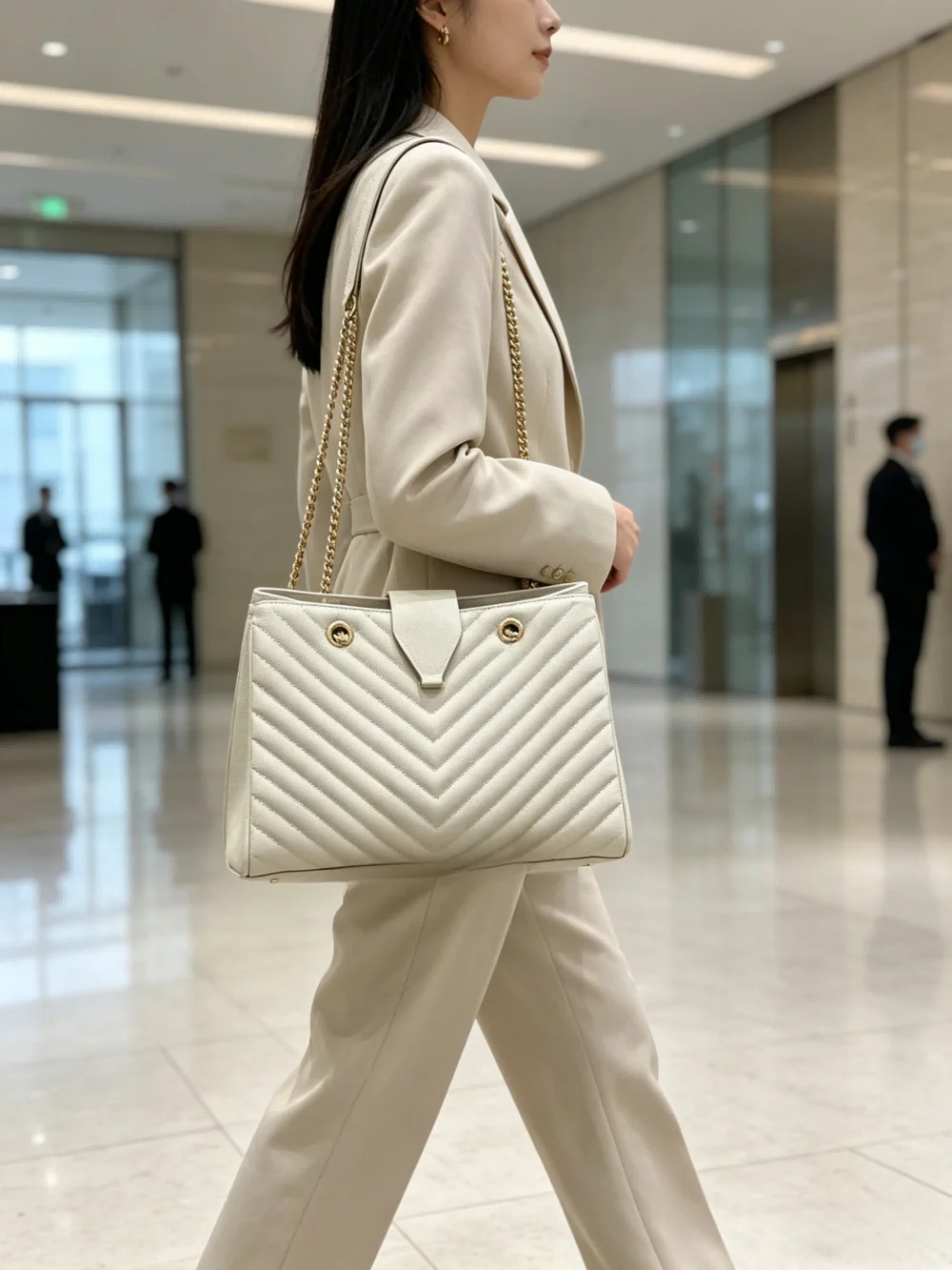 Delicate Embroidered Crossbody Bag Versatile Single Shoulder Bag for Women High Quality Leather Soft Structure Square Shape