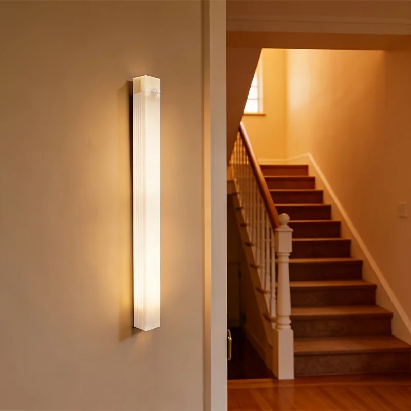 Eight-pack USB rechargeable magnetic LED sensor lights (with spare batteries), wall-mounted, suitable for indoor lighting in bedrooms, kitchens, hallways, staircases, wardrobes, garages, bathrooms, etc. – also functions as a cabinet light strip.