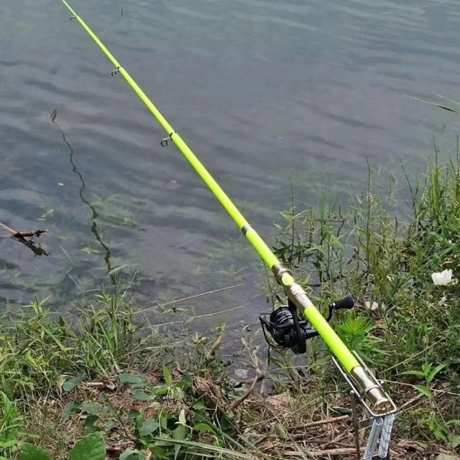 Automatic Spring Fishing Rod Holder Easy to Assemble and Dismantle Rod Holders Fits for Different Sizes of Rods