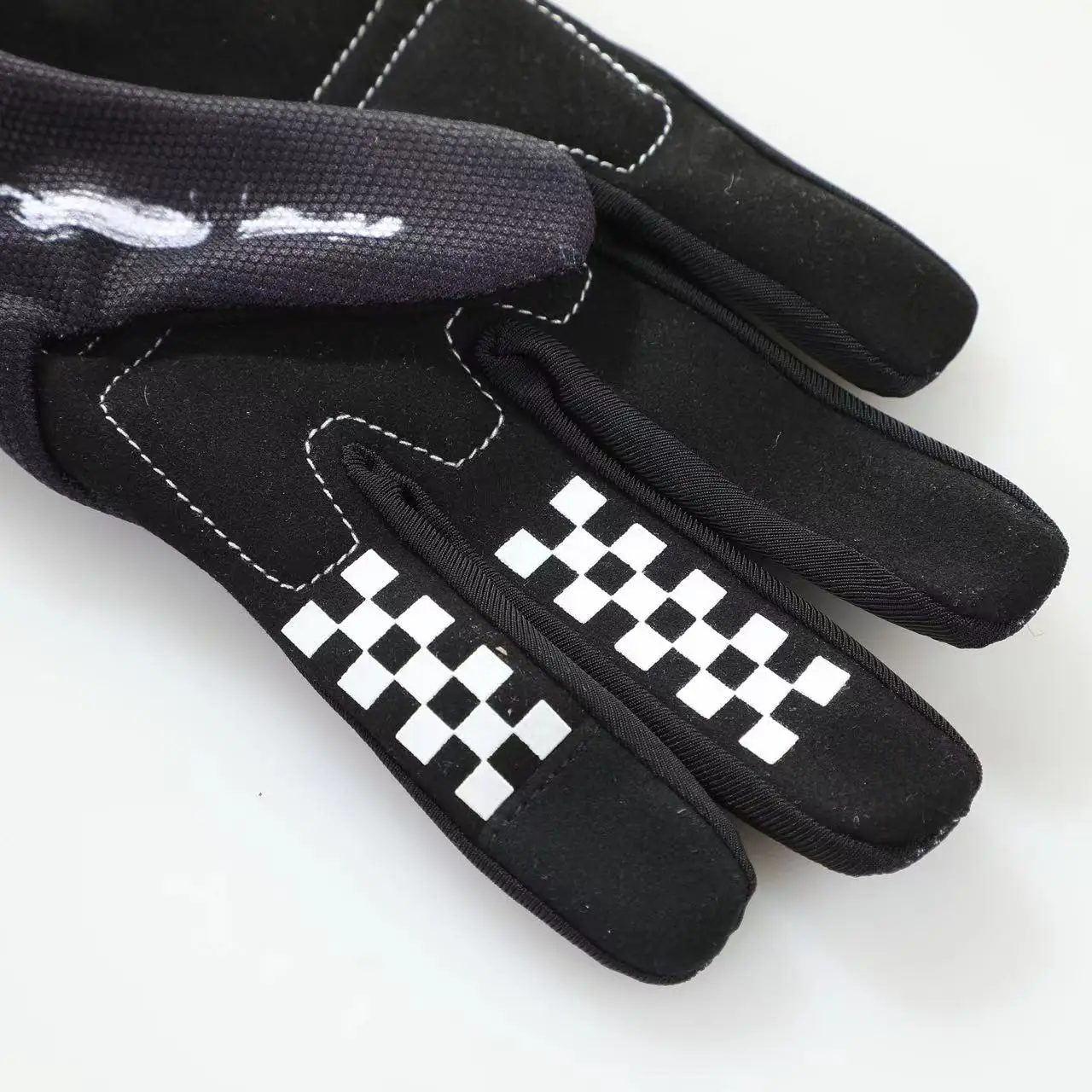 Winter fleece-lined waterproof skull New 2-color Ghost Claw Riding Outdoor Sports Personalized Touchscreen Gloves