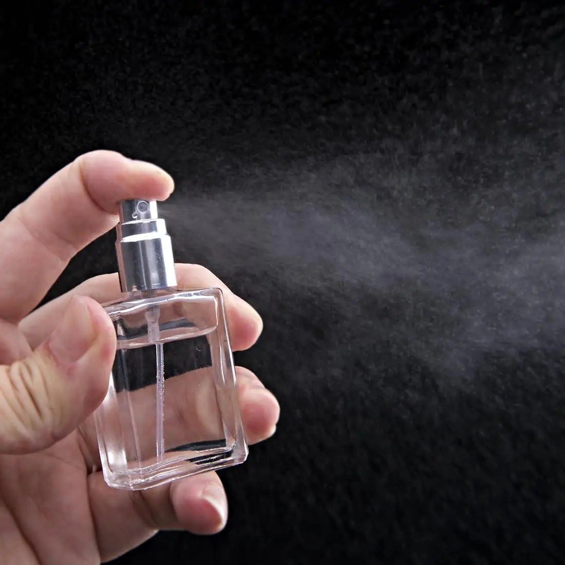 12pcs+4 Accessories 15ml Portable Refill Perfume Scent Atomizer Empty Spray Bottles with 12 Spray Bottles, 2 Funnels, 2 Droppers