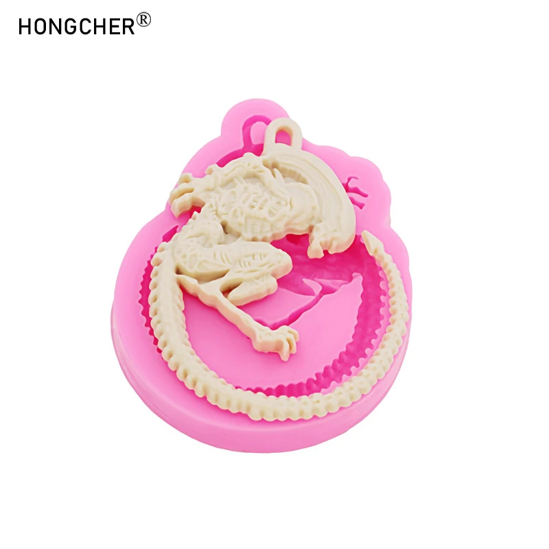 Alien Keychain Bag Pendant Silicone Mould Epoxy Resin Necklace Plaster Aromatherapy Decoration Silicone Drip Moulds