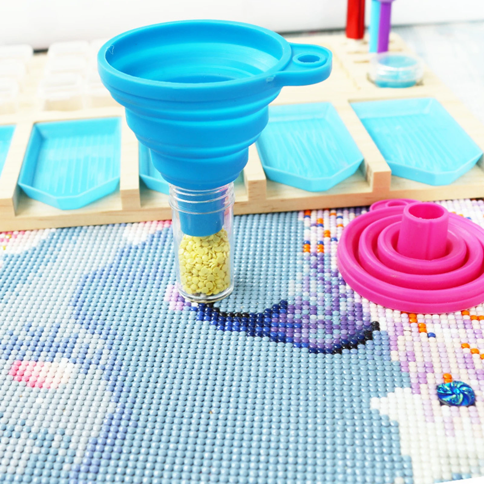 Diamond Painting Tools Funnel - Silicone Collapsible Funnel, Convenient Foldable Beads Container Mosaic Tool for 5D DIY Kits
