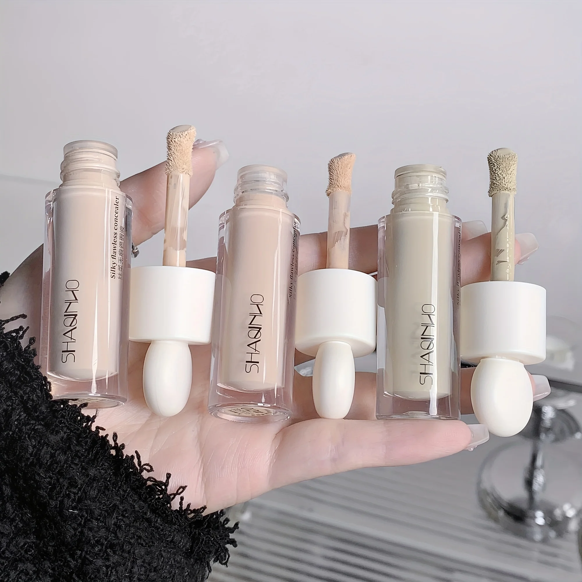 Flawless Finish Liquid Concealer Full Coverage for Blemishes Dark Circles & Freckles Smooth Application Long-Lasting,