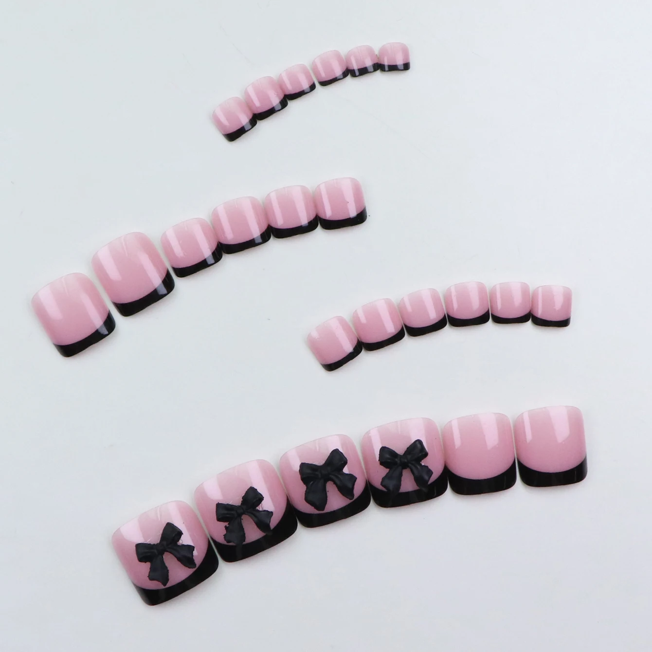 24pcs French Fake Toenails Pink Gradient Full Cover Short Square Toe Nails Foot Nails Tips for Women Girls