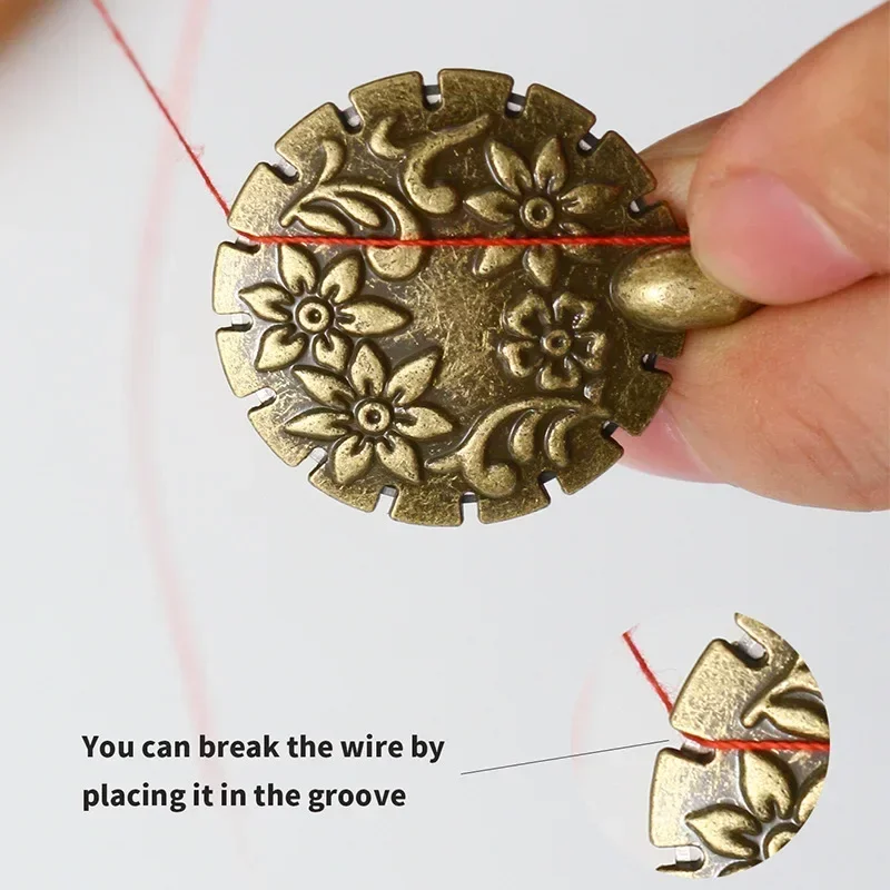 Vintage Style Thread Cutter - Metal Sewing DIY Tool with Antique Design for Quilting, Embroidery, Thread Trimming & Removal
