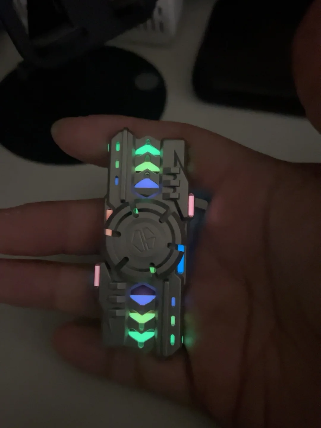 High-brightness Resin Luminous Rod 1.5*7mm Fingertip Gyroscope Accessory Knife Umbrella Rope Decoration  long-lasting luminous