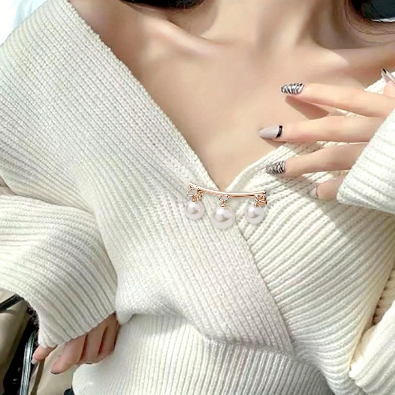 4pcs Golden Elegant Temperament Brooch Waist Adjuster Set - Mixed Color Fashion Safe Pin, Used for Clothes Fixing