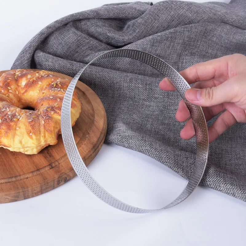 Stainless Steel Mousse Cake Mold Heat-Resistant Perforated Round Tart Ring Cookies Pastry Circle Cutter Mold Baking Tools