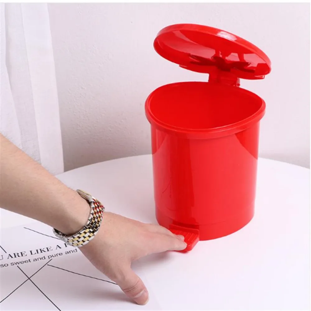 1Pcs Pink Plastic Trash Can Wastebasket Garbage Container Mini Portable Dustbin Strawberry Home Supplies Dustbin