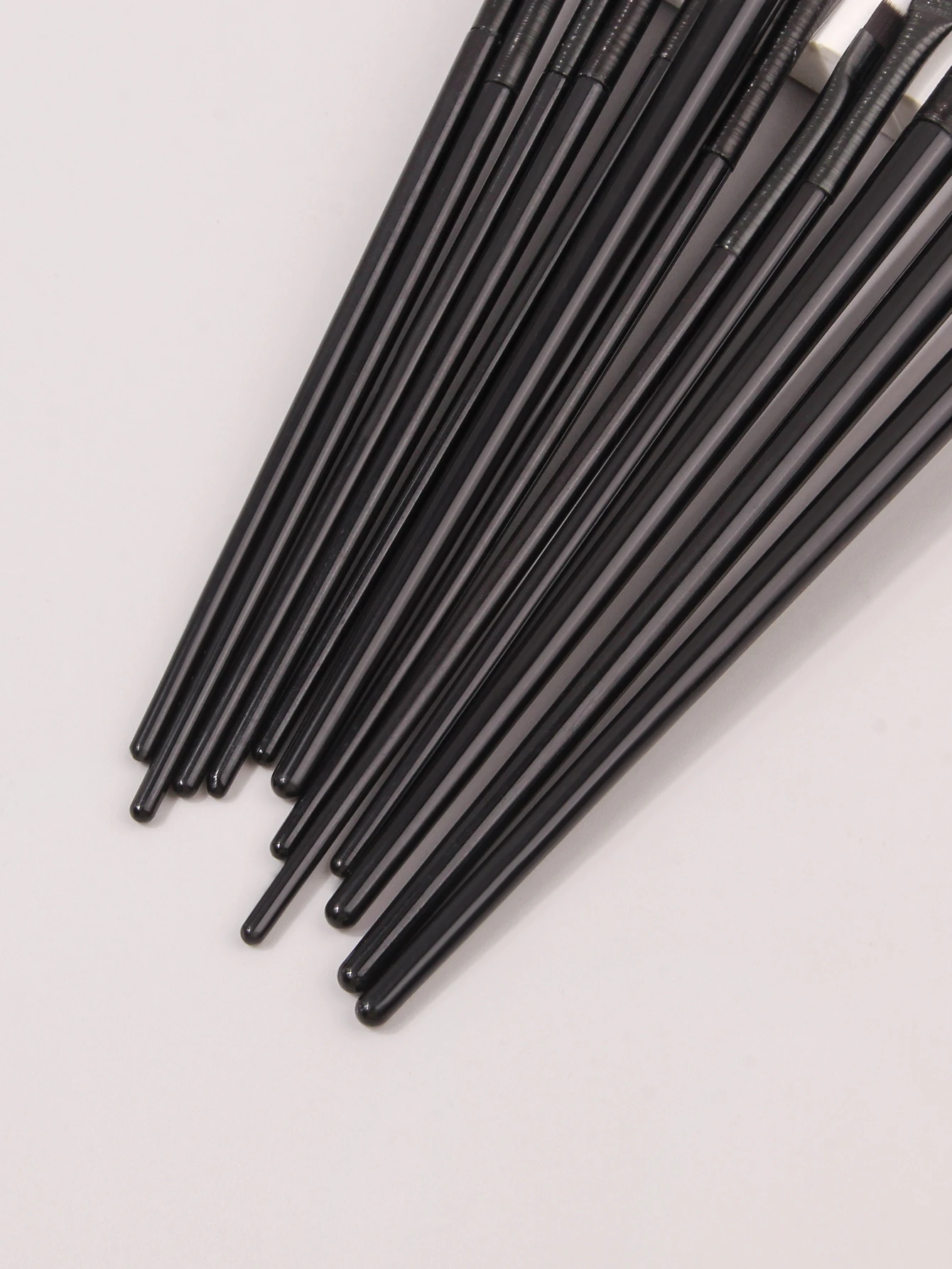 12PCS Scythe Eyeliner Brush Eyeshadow Blade Brush Detail Brush Bevel Eyebrow Brush Eyelid Down to Lying Silkworm Brush