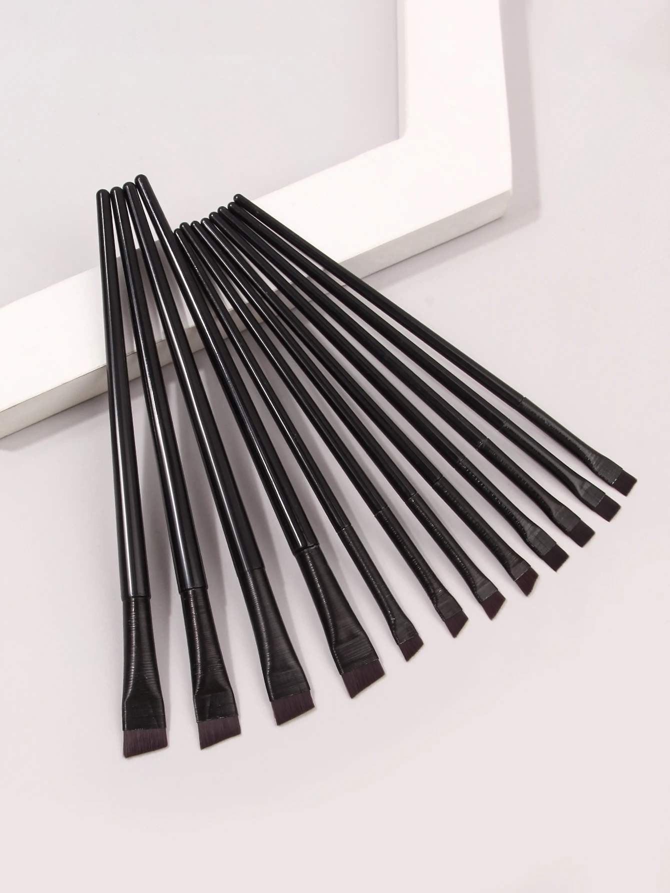 12PCS Scythe Eyeliner Brush Eyeshadow Blade Brush Detail Brush Bevel Eyebrow Brush Eyelid Down to Lying Silkworm Brush