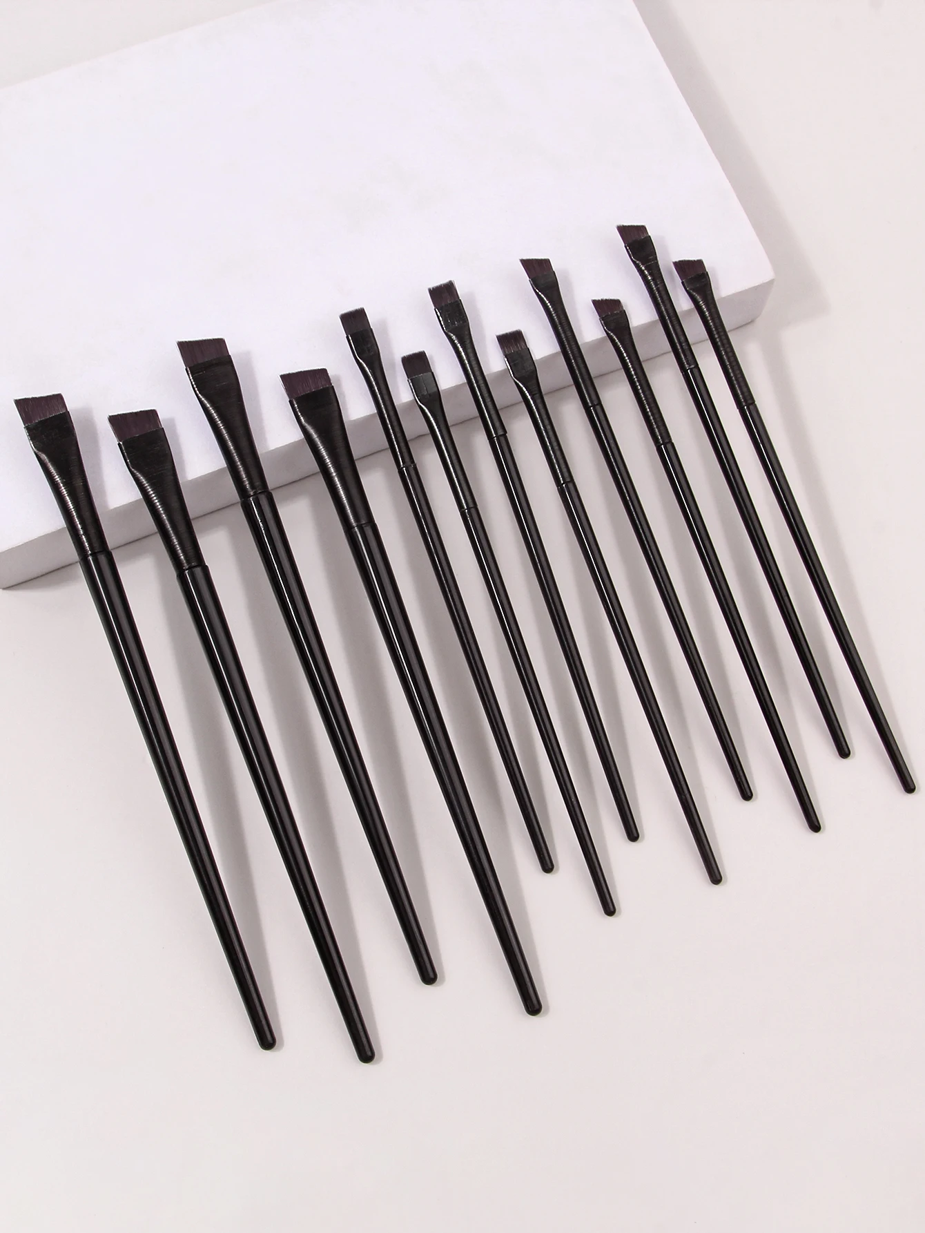 12PCS Scythe Eyeliner Brush Eyeshadow Blade Brush Detail Brush Bevel Eyebrow Brush Eyelid Down to Lying Silkworm Brush