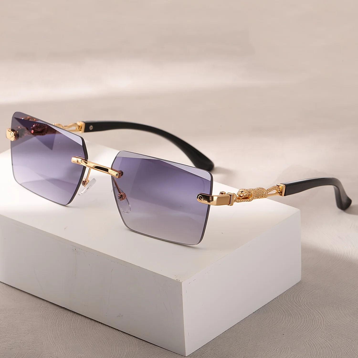 1pc Rimless Sunglasses Rectangle Women Men Shades Small Square Sun Glasses For Female Male Beach Vacation Travel Eyewear