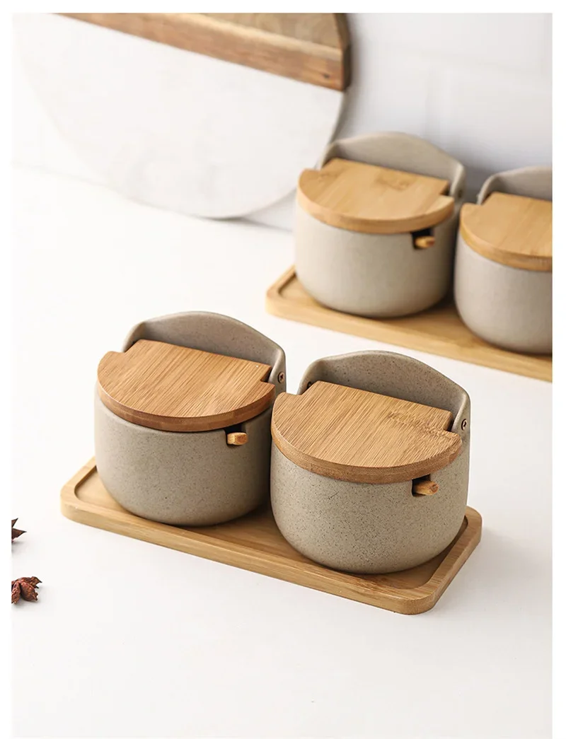 Japanese Style Ceramic Seasoning Jar Bamboo lid Spice jar With Spoon Kitchen Sugar Salt Spices Storage Box Household Container