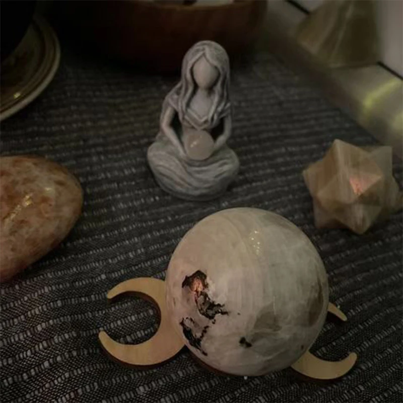 Moon Goddess Statue Creative Cafe Greek Mythological Figure Resin Sculpture Home Decor Figurines For Interior Decorations