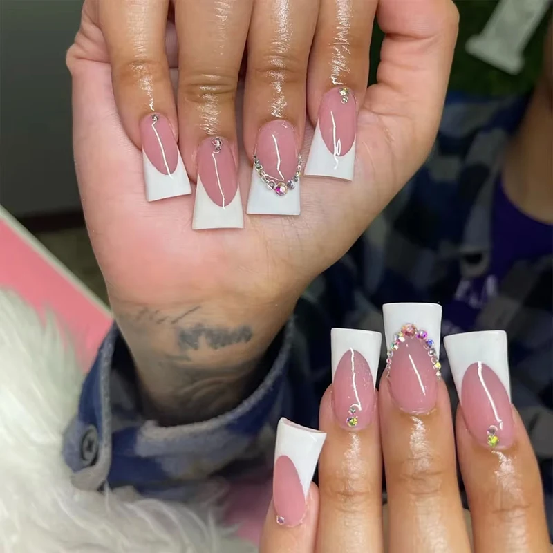 24Pcs Duckbill Press on Nails Y2K White French Edge Five Petal Flower Full Cover Acrylic Fake Nail Diamond inlaid Nail Art