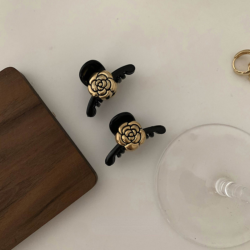 Camellia Small Hair Grab Clip French Style Small Grab Claw Back Head Spoon Coiled Top Clip Balck Mini Hair Accessories Hair Clip